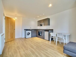 Flat to rent in Isambard Brunel Road, Portsmouth PO1