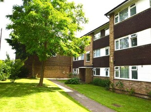 Flat to rent in Laburnum Grove, Colnbrook, Berkshire SL3