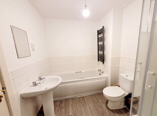 Flat to rent in Manchester Road East, Manchester M38