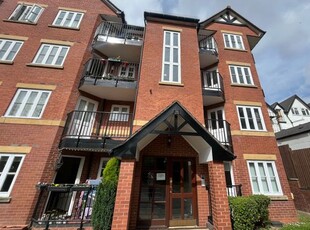 Flat to rent in Meadow Court, Hagley Road, Harborne B17