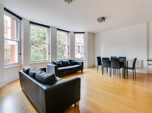 Flat to rent in Nevern Square, Earls Court SW5