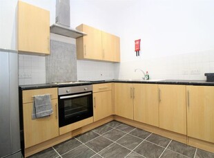 Flat to rent in Newton Drive, Blackpool FY3