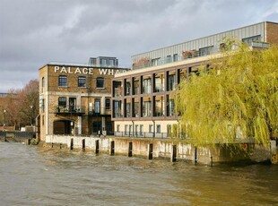 Flat to rent in Palace Wharf, Hammersmith W6