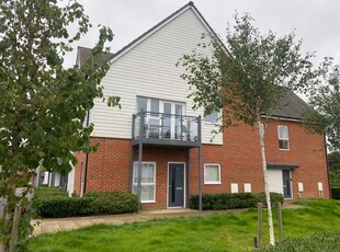 Flat to rent in Pondtail Avenue, Faygate, Horsham RH12