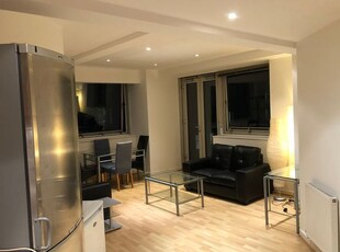 Flat to rent in Princess Street, Manchester M1