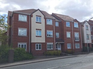 Flat to rent in Raphael Court, Broad Lanes, Bilston, Bilston WV14