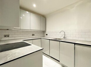Flat to rent in Richmond Place, Brighton BN2