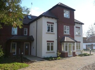 Flat to rent in Station Road, Balsall Common, Coventry CV7