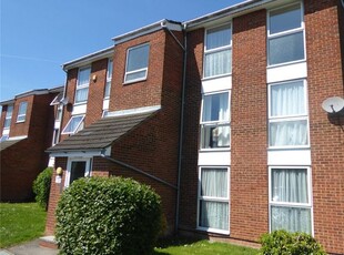 Flat to rent in The Mall, Dunstable LU5