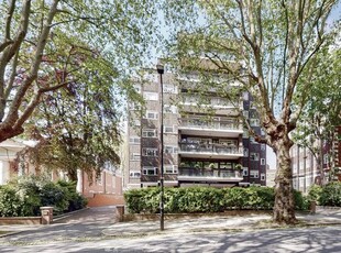 Flat to rent in The Polygon, Avenue Road, St John's Wood, London NW8
