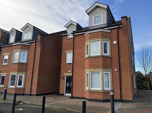 Flat to rent in Trinity, Cambridge Square, Middlesbrough TS5