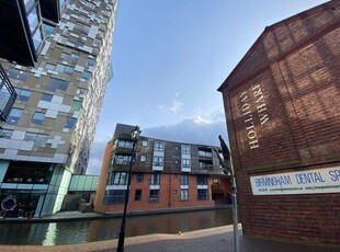 Flat to rent in Waterfront Walk, Birmingham B1