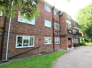 Flat to rent in Wisdom Court, Southcote Road, Reading, Berkshire RG30