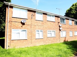 Maisonette to rent in Cromarty Court, Bletchley, Milton Keynes MK3
