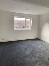 Property to rent in Marine Road, Pensarn LL22