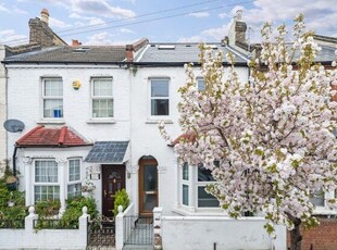 Property to rent in Moffat Road, London SW17