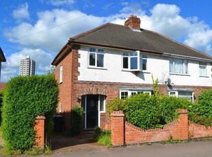 Semi-detached house to rent in Ashleigh Drive, Loughborough LE11