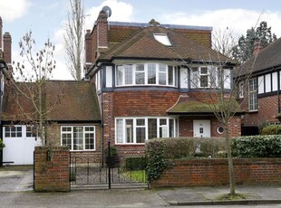 Semi-detached house to rent in Lauderdale Drive, Richmond TW10