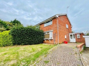 Semi-detached house to rent in Yardley Close, Warwick CV34