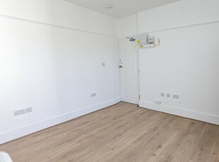 Studio flat for rent in London Road, Brighton, BN1