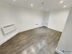 Studio flat for rent in Roman Road, Bethnal Green, E2