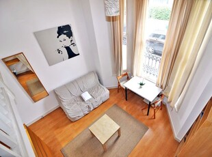 Studio flat to rent London, W14 9JZ