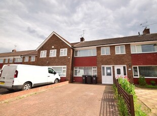 Terraced house to rent in Beaumont Drive, Gravesend DA11