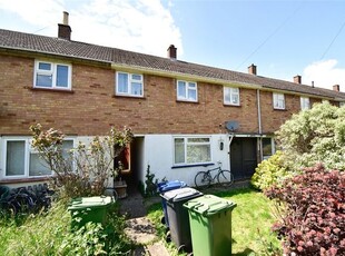 Terraced house to rent in Cockerell Road, Cambridge CB4