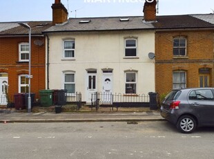 Terraced house to rent in Francis Street, Reading RG1