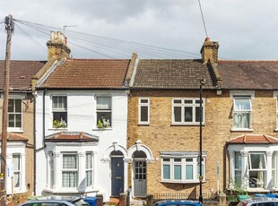 Terraced house to rent in Furley Road, London SE15