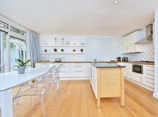 Terraced house to rent in Meadowbank, Primrose Hill, London NW3