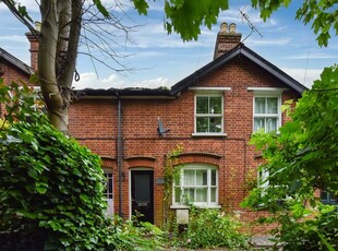 Terraced house to rent in Oxford Road, Marlow, Buckinghamshire SL7