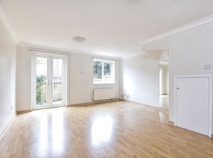 Terraced house to rent in Park Lane, Richmond TW9