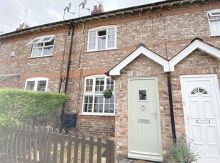 Terraced house to rent in Park Road, Wilmslow SK9