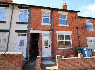 Terraced house to rent in St Catherine Street, Mansfield, Nottinghamshire NG18