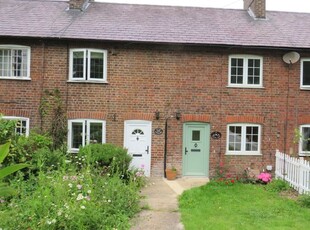 Terraced house to rent in Station Road, Cheddington, Leighton Buzzard LU7