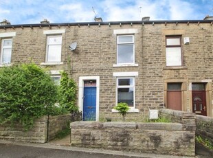 Terraced house to rent in Sunlaws Street, Glossop, Derbyshire SK13