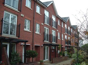 Town house to rent in Artillery Court, Barrack Road, Exeter EX2