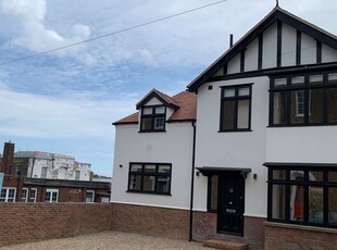 Town house to rent in Chapel Place, Ramsgate CT11