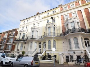 Town house to rent in Jevington Gardens, Eastbourne BN21
