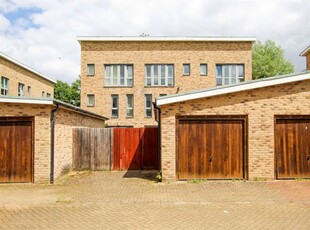 Town house to rent in Pepys Court, Cambridge CB4