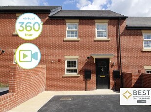 Town house to rent in Stoborough Crescent, Featherstone, Pontefract WF7