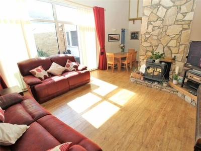 3 Bedroom Bungalow For Sale In Leigh-on-sea, Essex