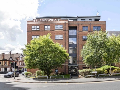 1 bedroom apartment for sale in St James' Wharf, Forbury Road, Reading, RG1