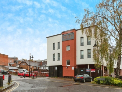 1 bedroom flat for sale in Feathers Lane, Basingstoke, Hampshire, RG21