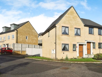3 bedroom semi-detached house for sale in Dean House Gate, Bradford, BD15