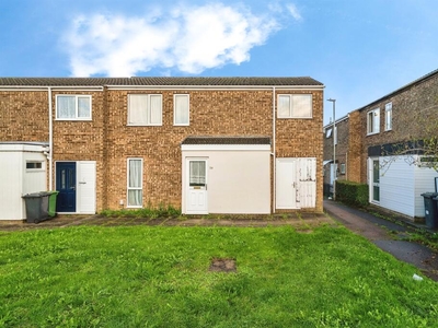 3 bedroom semi-detached house for sale in Winchester Gardens, Luton, LU3