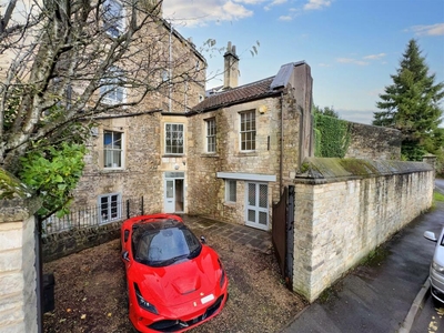 House for sale in Walcot Gate, Bath, BA1