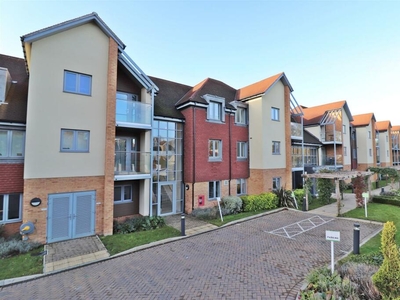 1 bedroom retirement property for sale in Eleanor House, London Road, St. Albans, AL1