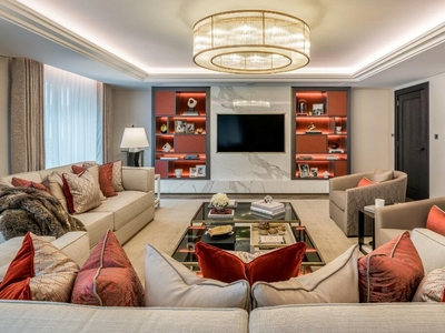 2 bedroom apartment for sale in Lancelot Place, London, SW7